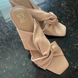 NY&C  Women's Gabby Knotted Mules